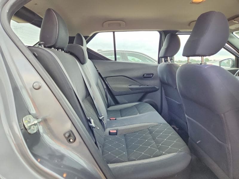 2018 NISSAN KICKS S S 10