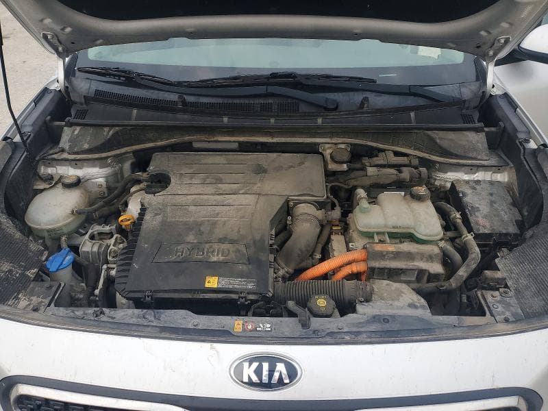 2017 KIA NIRO LX 11