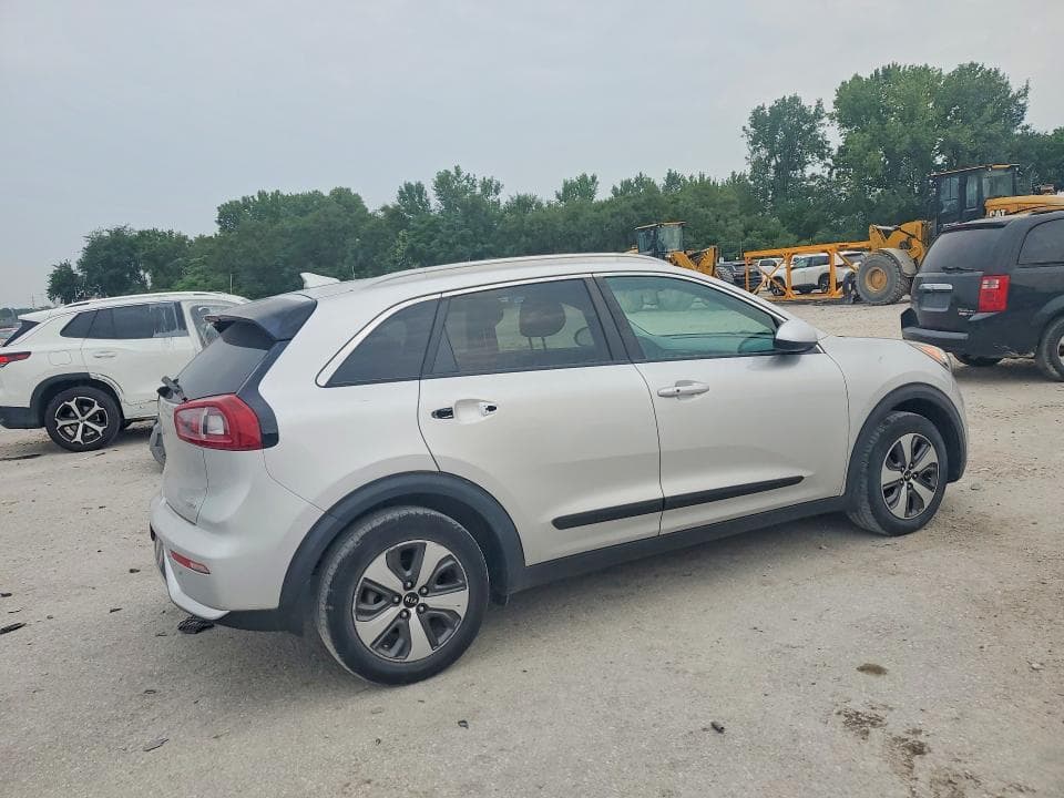 2017 KIA NIRO LX 3