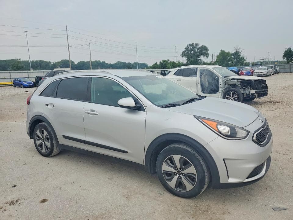 2017 KIA NIRO LX 4