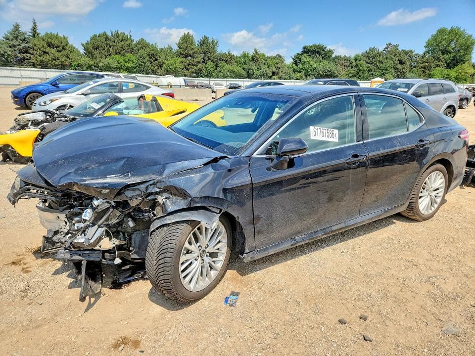 2018 TOYOTA CAMRY XLE - 1