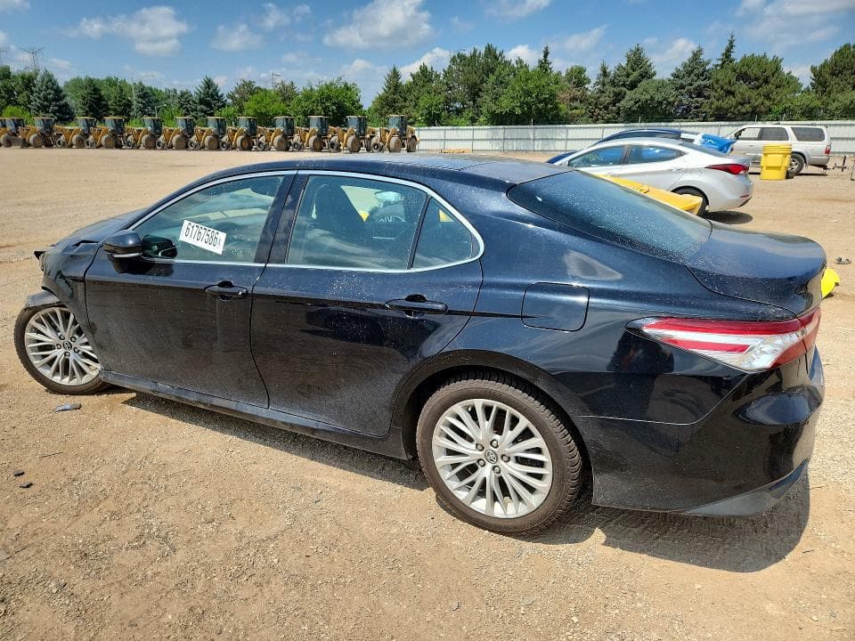 2018 TOYOTA CAMRY XLE 2