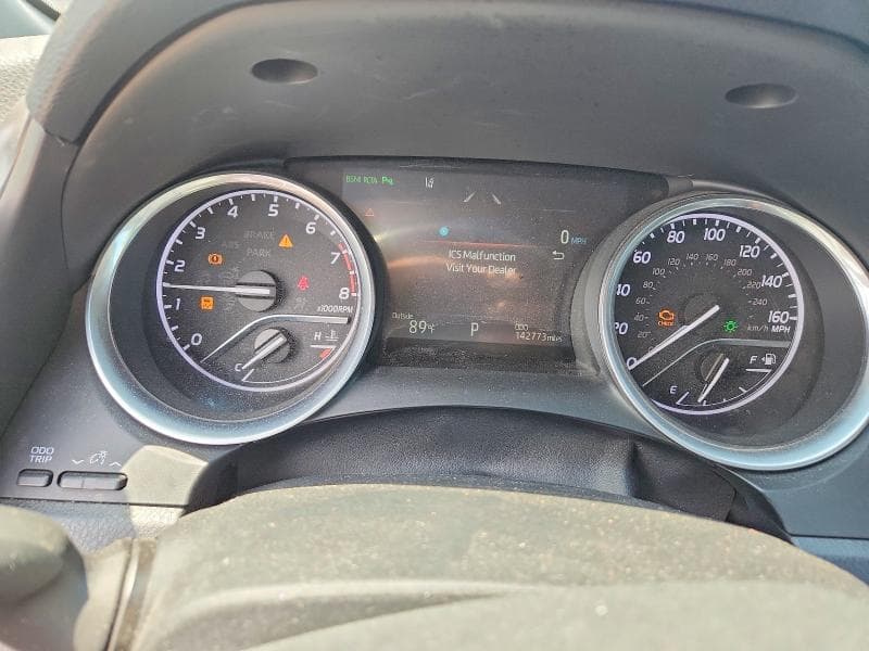 2018 TOYOTA CAMRY XLE 9