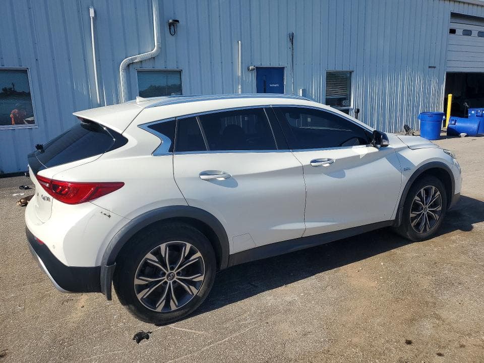 2017 INFINITI QX30 PREMIUM 3