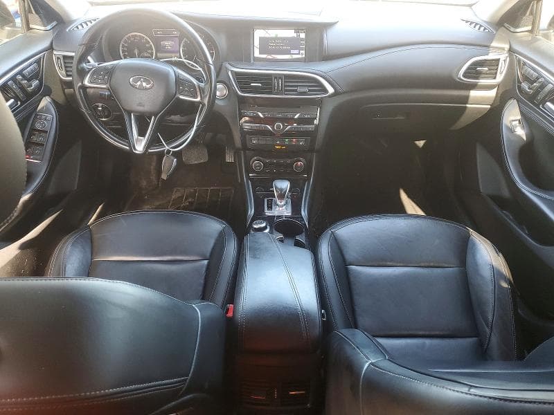 2017 INFINITI QX30 PREMIUM 8