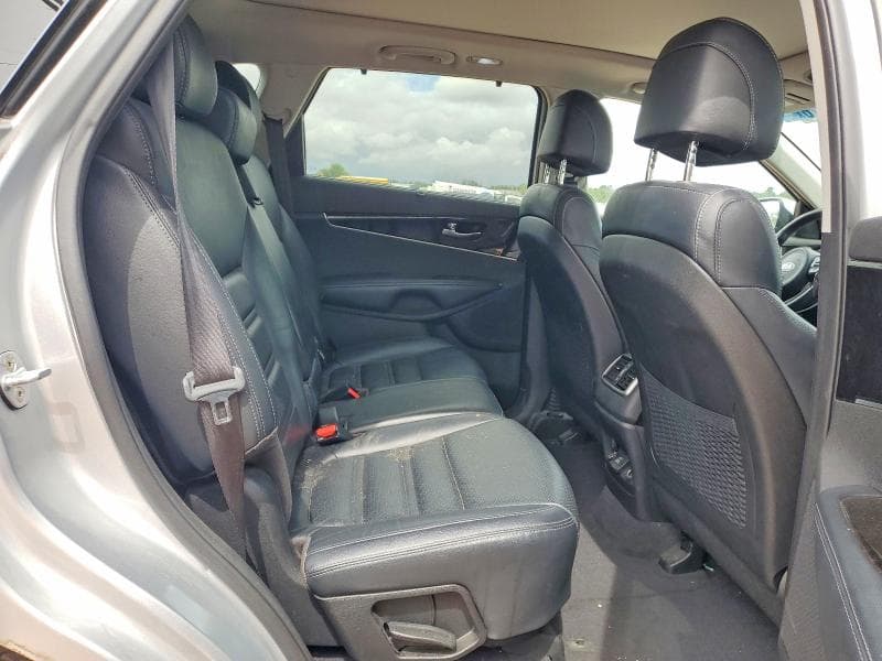 2017 KIA SORENTO EX 11