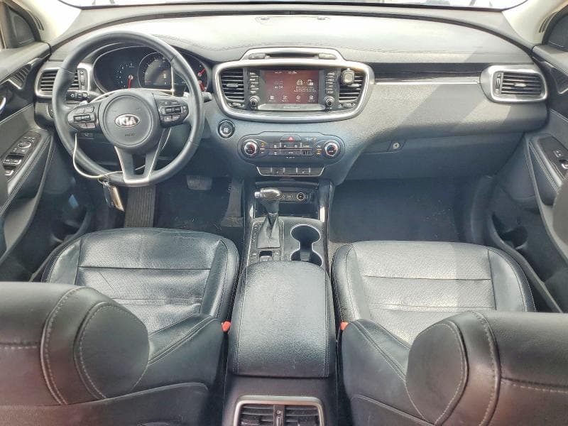2017 KIA SORENTO EX 8