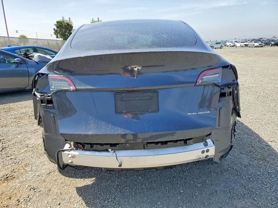 2024 TESLA MODEL Y 6