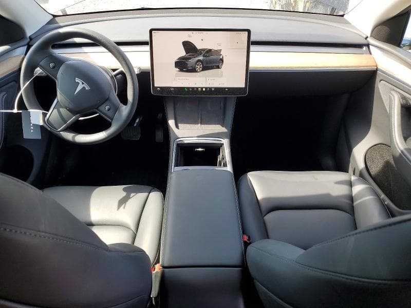 2024 TESLA MODEL Y 8