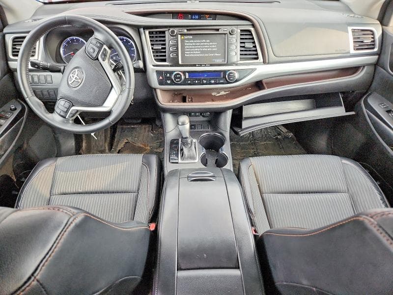 2018 TOYOTA HIGHLANDER LE PLUS 8