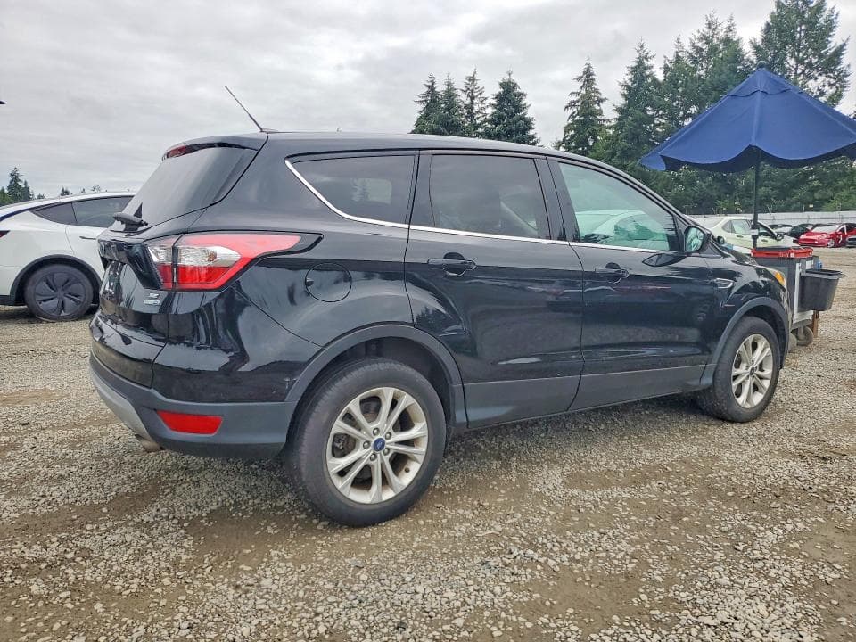 2017 FORD ESCAPE SE SE 3