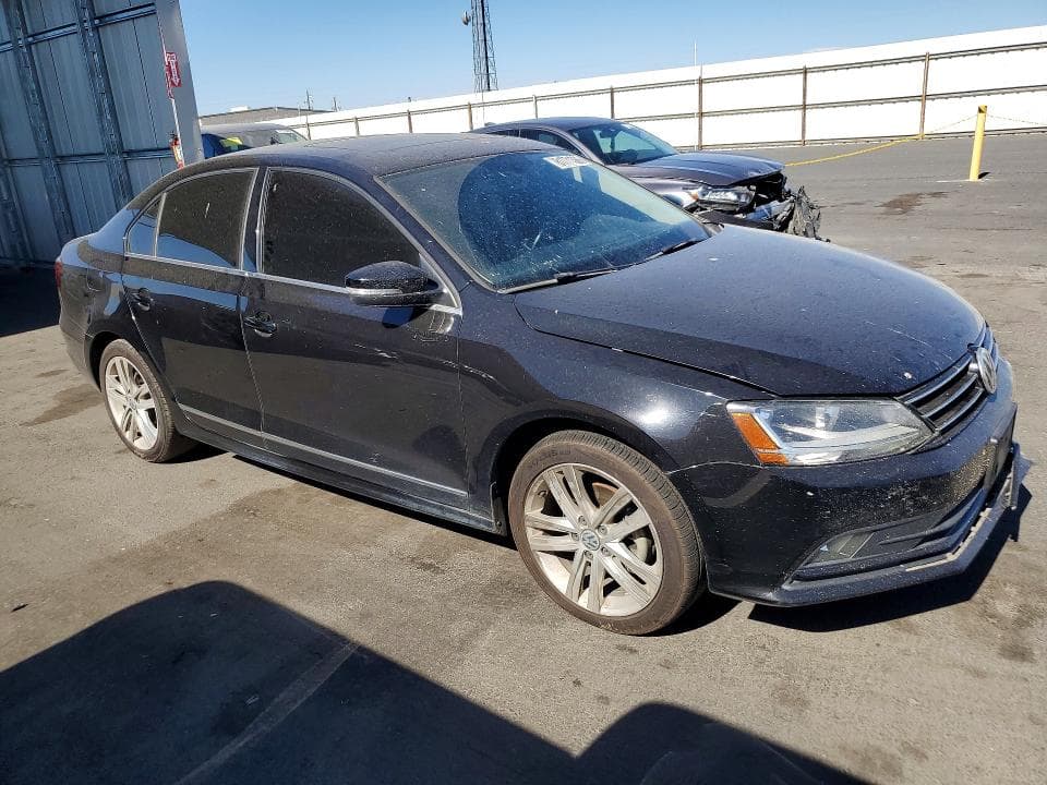 2017 VOLKSWAGEN JETTA SEL 4