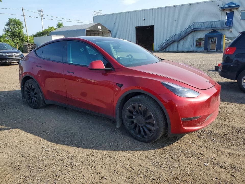 2024 TESLA MODEL Y 4