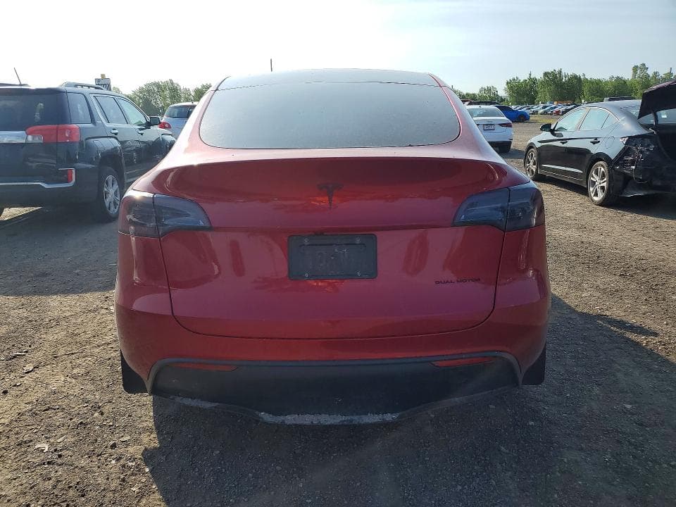 2024 TESLA MODEL Y 6
