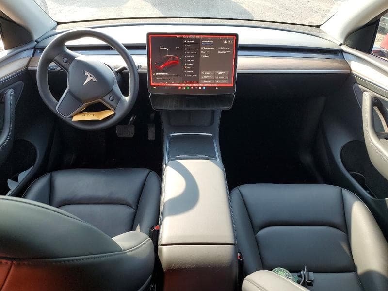 2024 TESLA MODEL Y 8