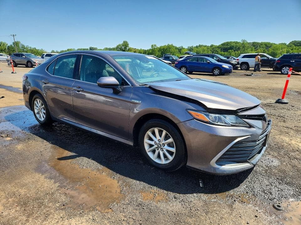 2021 TOYOTA CAMRY LE 4