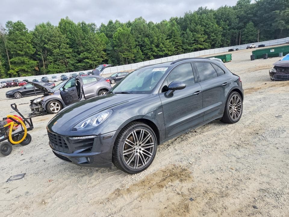 2017 PORSCHE MACAN 1