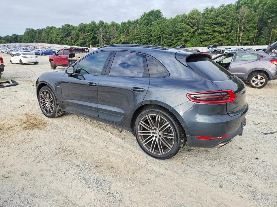 2017 PORSCHE MACAN 2
