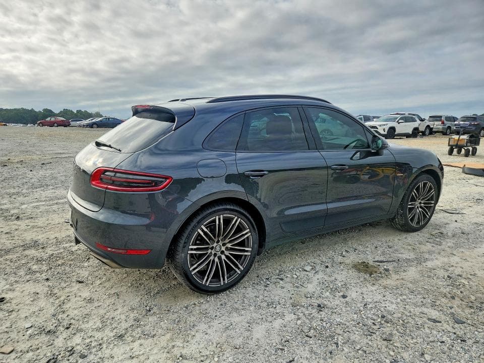 2017 PORSCHE MACAN 3