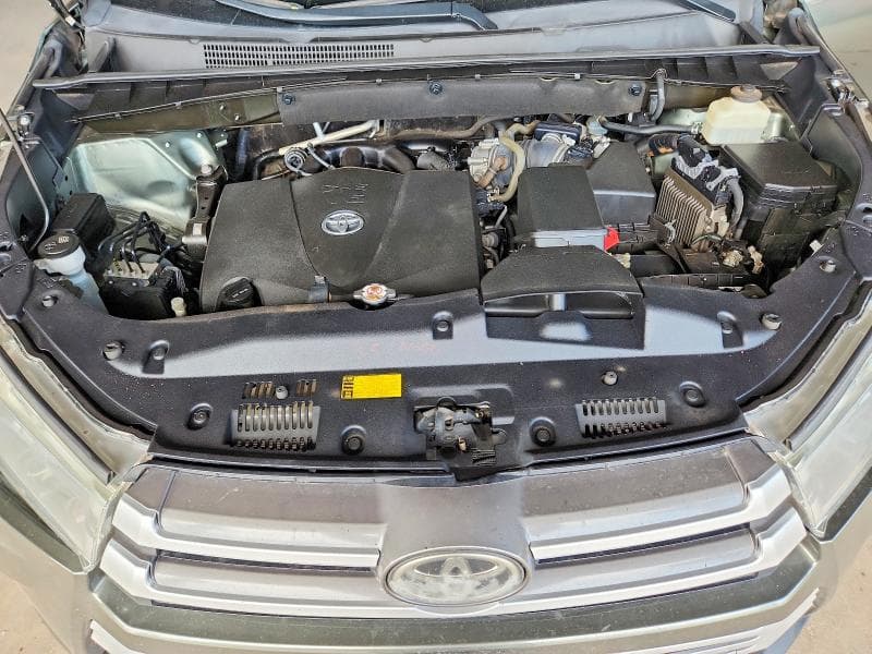 2018 TOYOTA HIGHLANDER LE PLUS LE PLUS 12