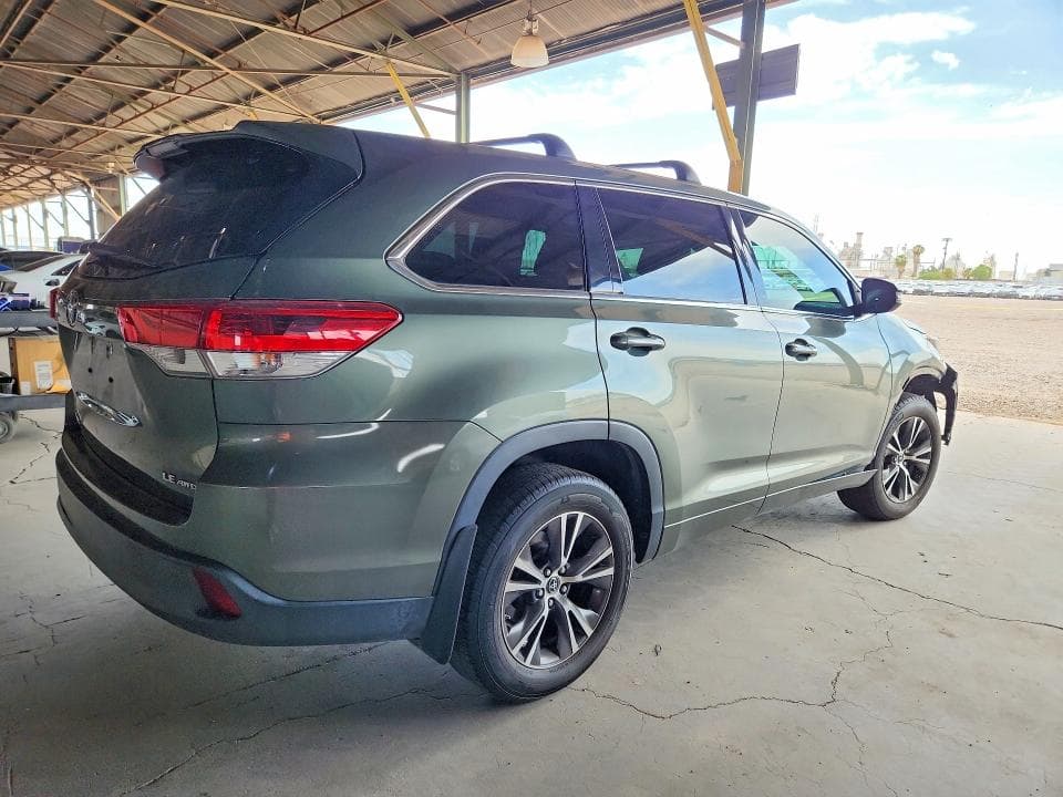 2018 TOYOTA HIGHLANDER LE PLUS LE PLUS 3
