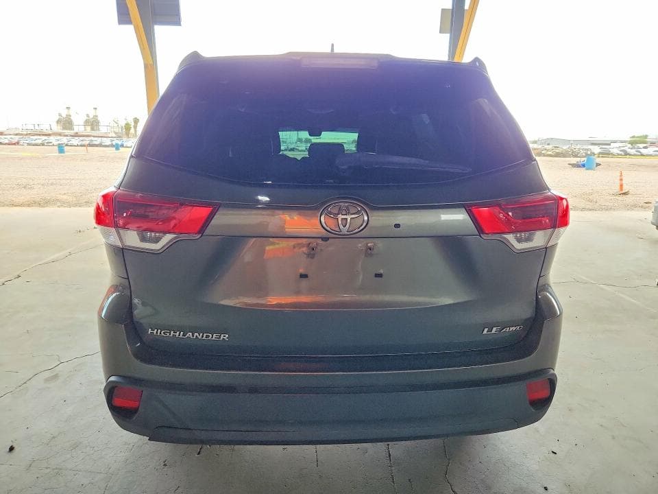 2018 TOYOTA HIGHLANDER LE PLUS LE PLUS 6