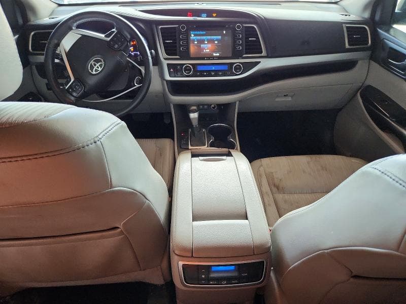 2018 TOYOTA HIGHLANDER LE PLUS LE PLUS 8