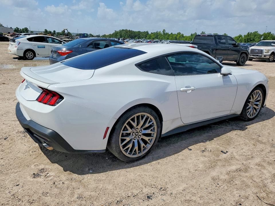 2024 FORD MUSTANG 3