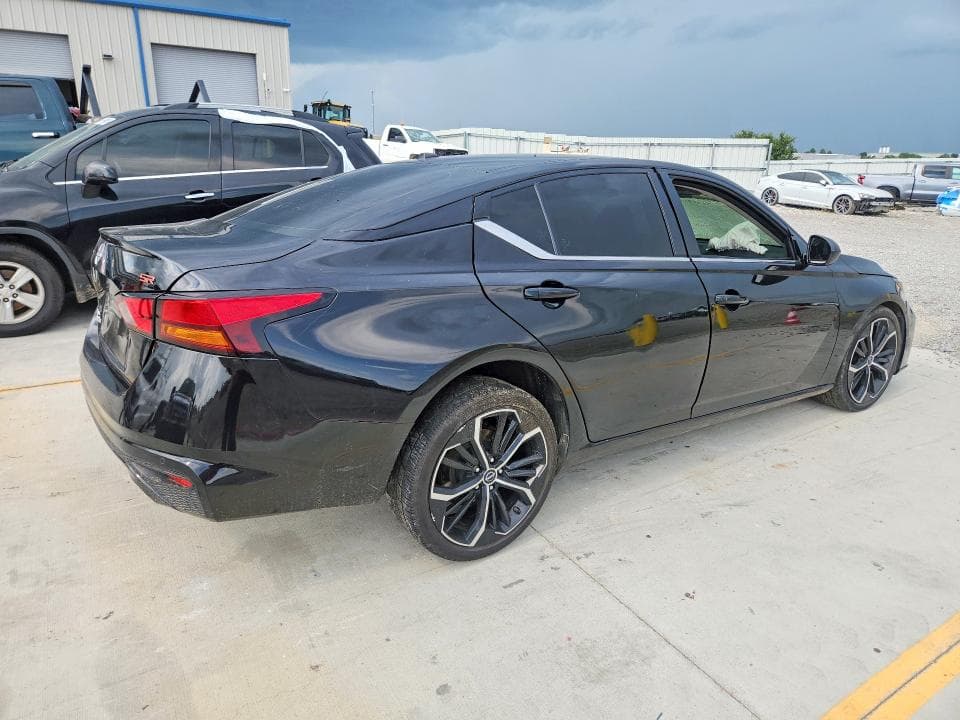 2024 NISSAN ALTIMA SR 3