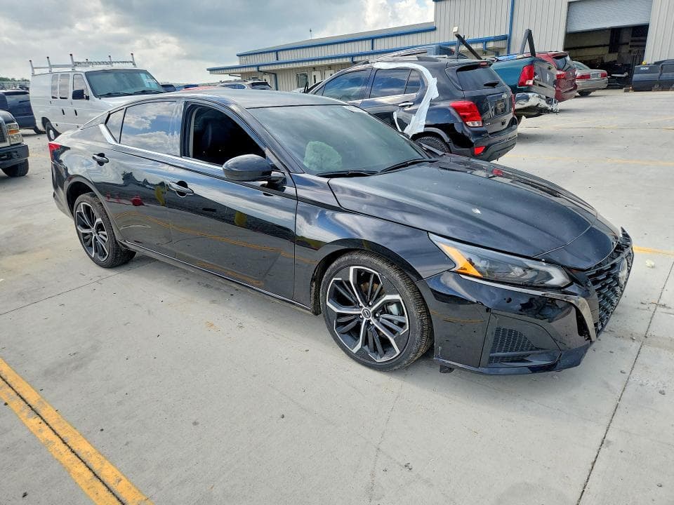 2024 NISSAN ALTIMA SR 4