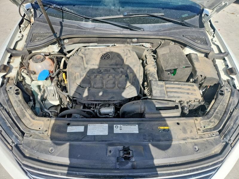 2018 VOLKSWAGEN PASSAT SE 11