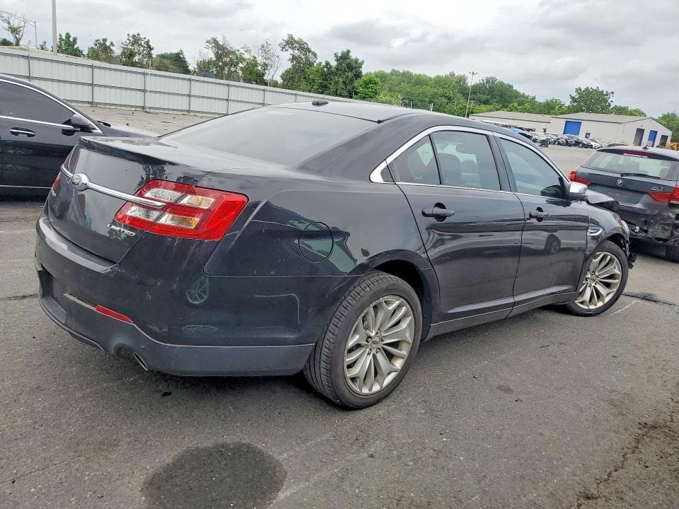 2017 FORD TAURUS LIMITED 3
