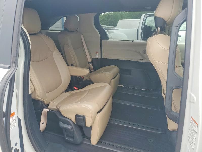 2021 TOYOTA SIENNA LIMITED 7-PASSENGER 11