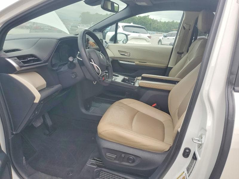 2021 TOYOTA SIENNA LIMITED 7-PASSENGER 7