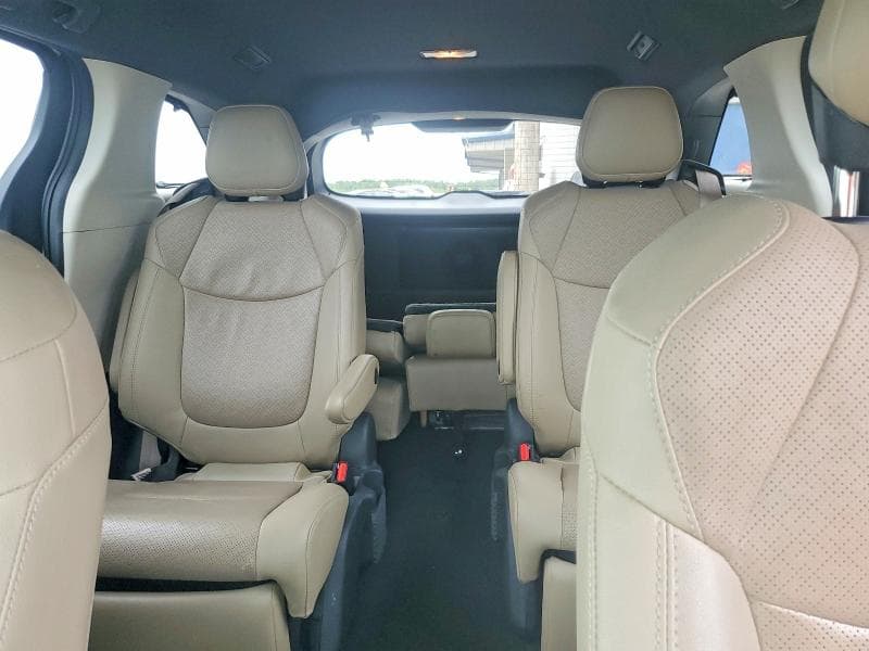 2021 TOYOTA SIENNA LIMITED 7-PASSENGER 10