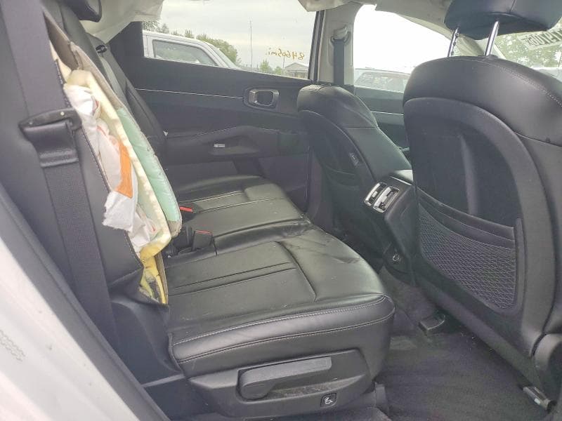 2024 KIA SORENTO S 11