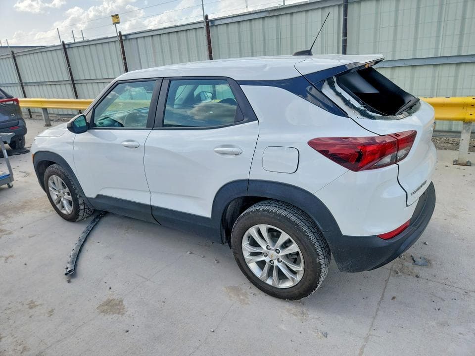 2023 CHEVROLET TRAILBLAZER LS 2