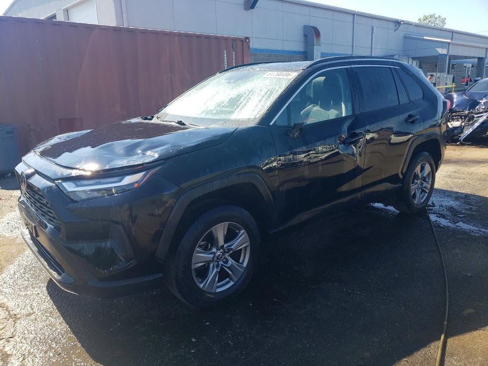 2022 TOYOTA RAV4 XLE - 1