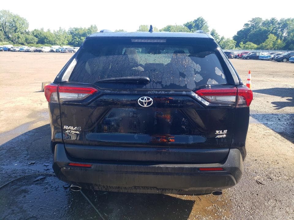 2022 TOYOTA RAV4 XLE 6