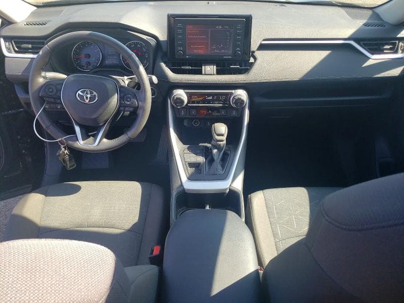 2022 TOYOTA RAV4 XLE 8