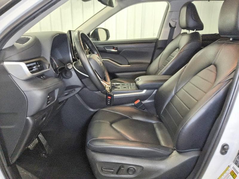 2022 TOYOTA HIGHLANDER XLE 7