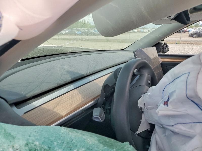 2025 TESLA MODEL Y 9