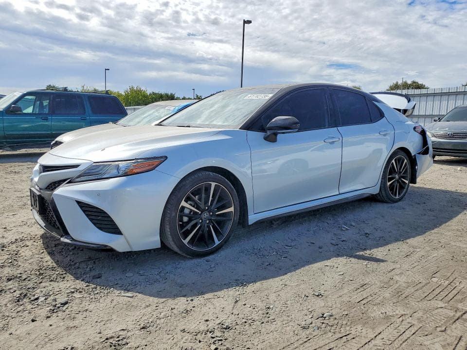 2019 TOYOTA CAMRY XSE - 1