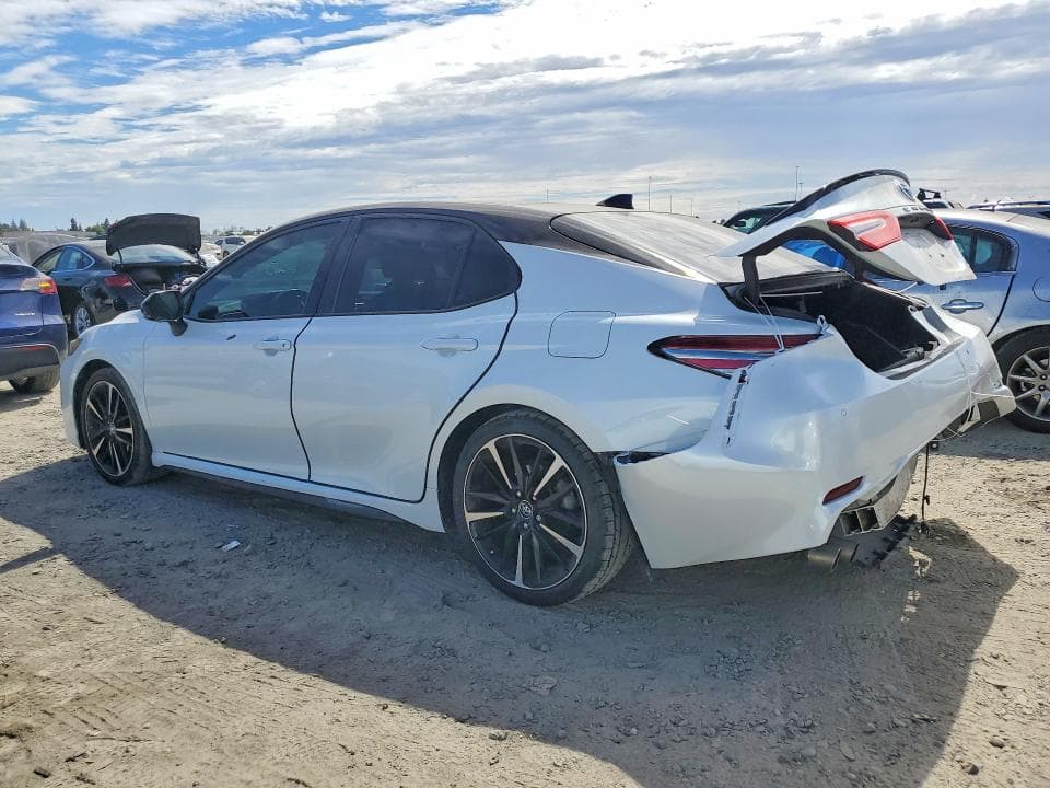 2019 TOYOTA CAMRY XSE 2