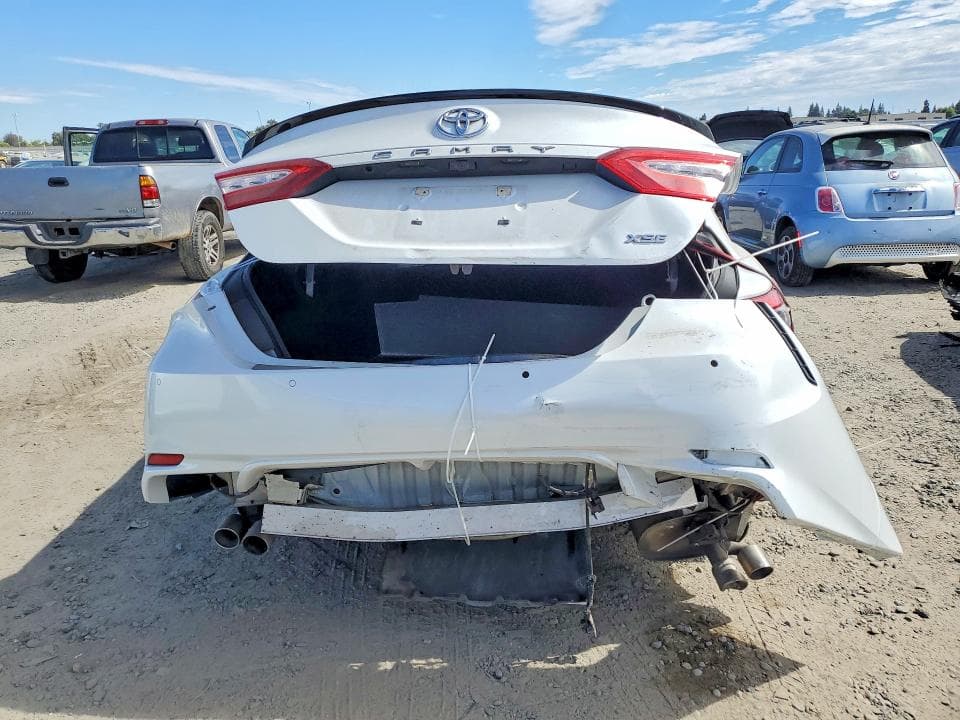 2019 TOYOTA CAMRY XSE 6