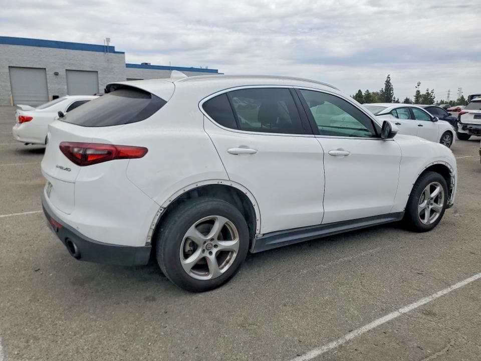 2018 ALFA ROMEO STELVIO 4