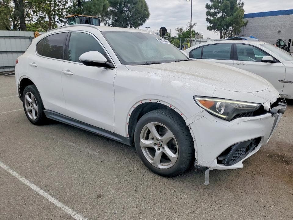 2018 ALFA ROMEO STELVIO 5