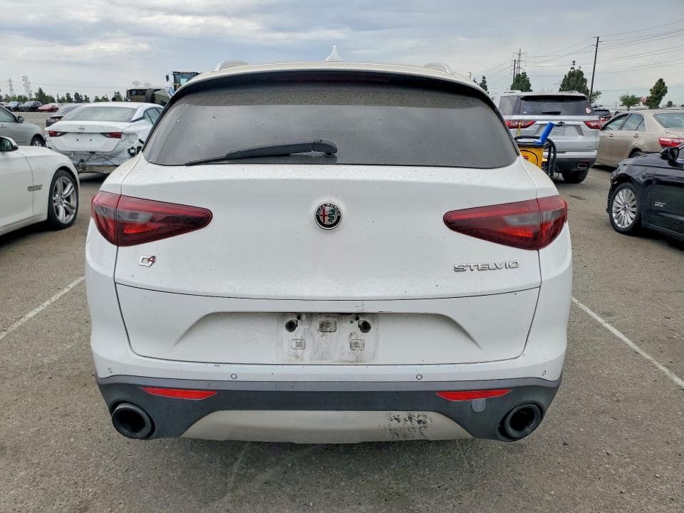 2018 ALFA ROMEO STELVIO 7