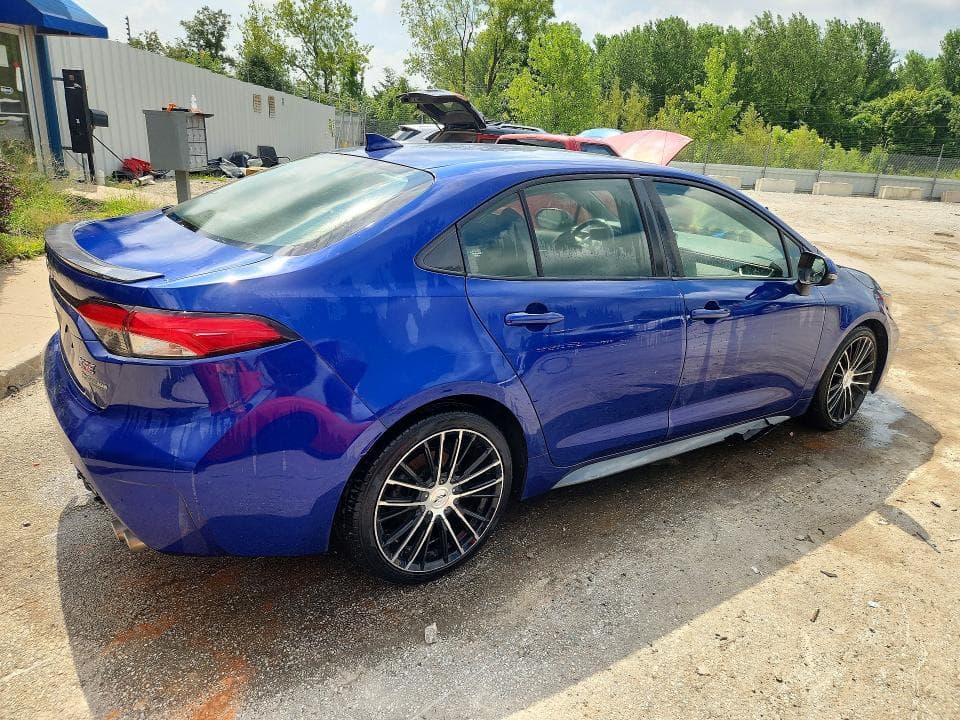2021 TOYOTA COROLLA XSE 3