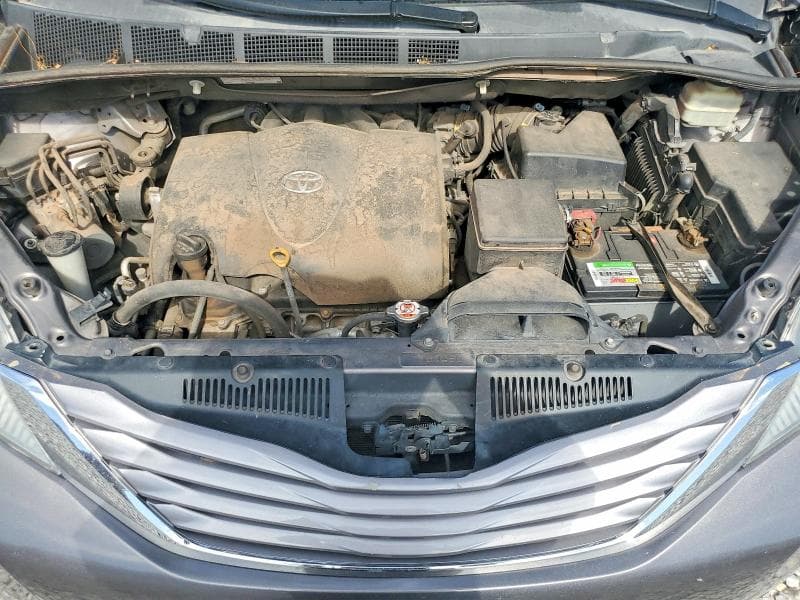 2017 TOYOTA SIENNA XLE PREMIUM 7-PASSENGER 11